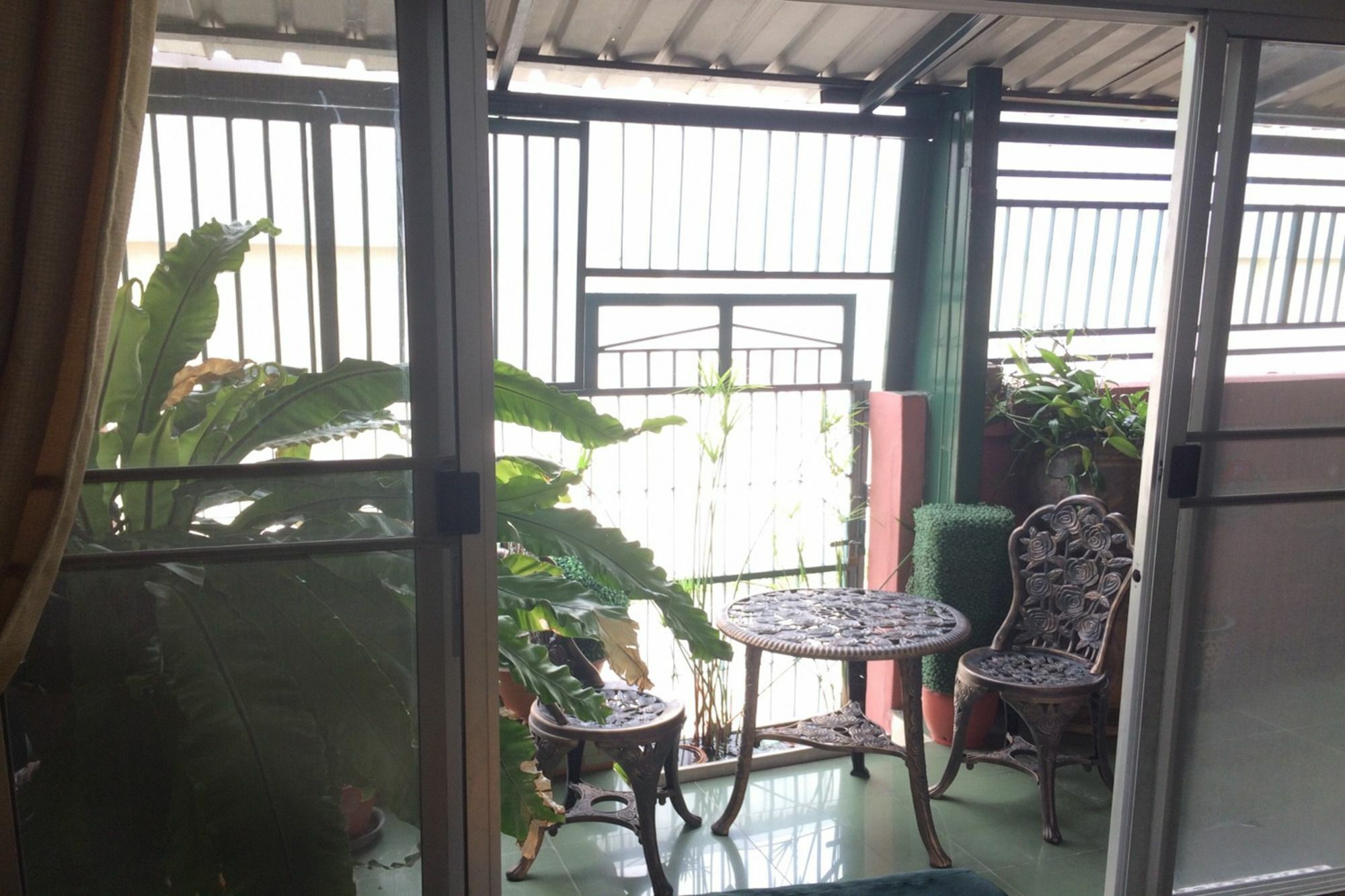 Baan Khun Mae Apartment Bangkok Luaran gambar