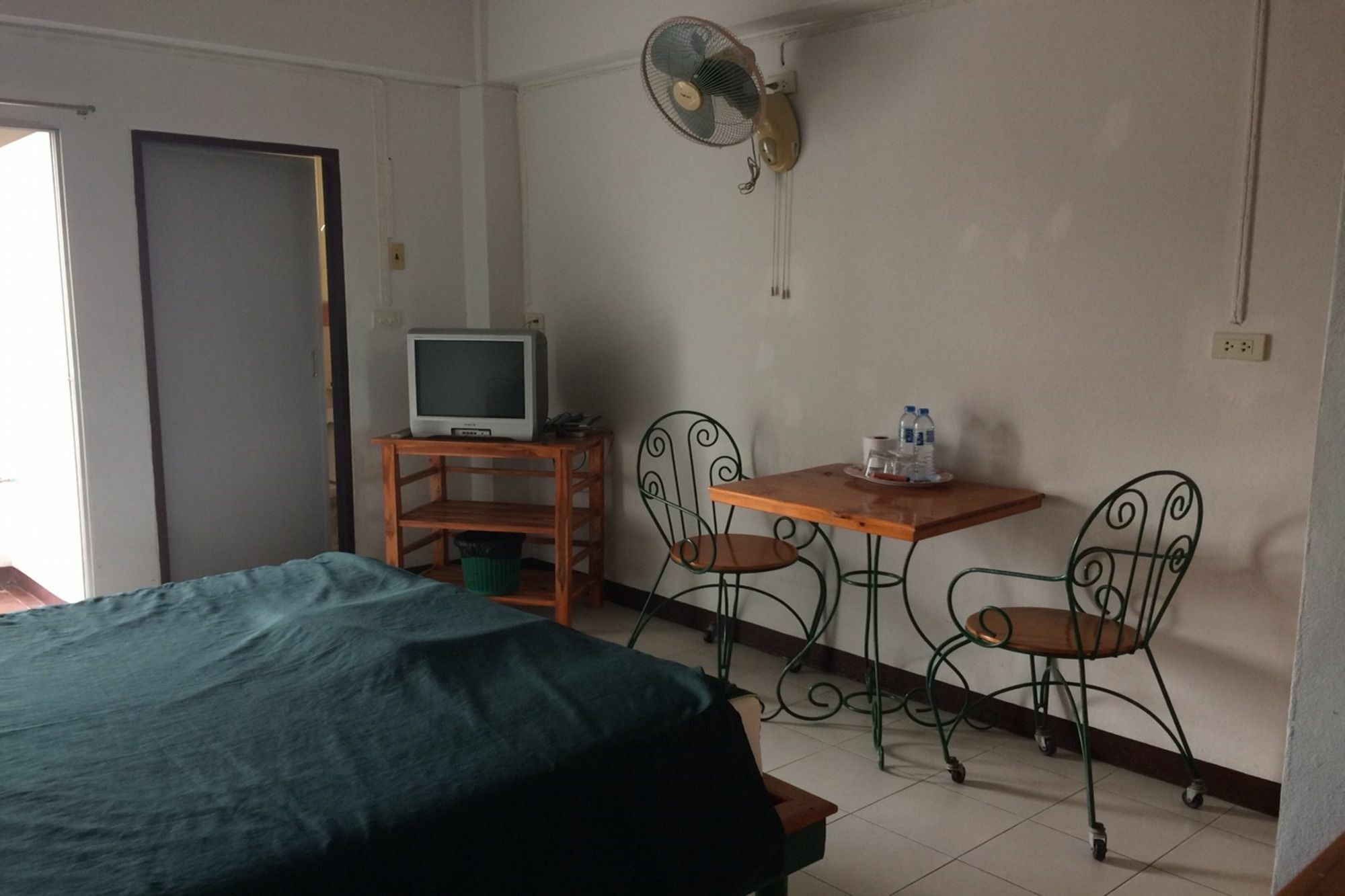 Baan Khun Mae Apartment Bangkok Luaran gambar
