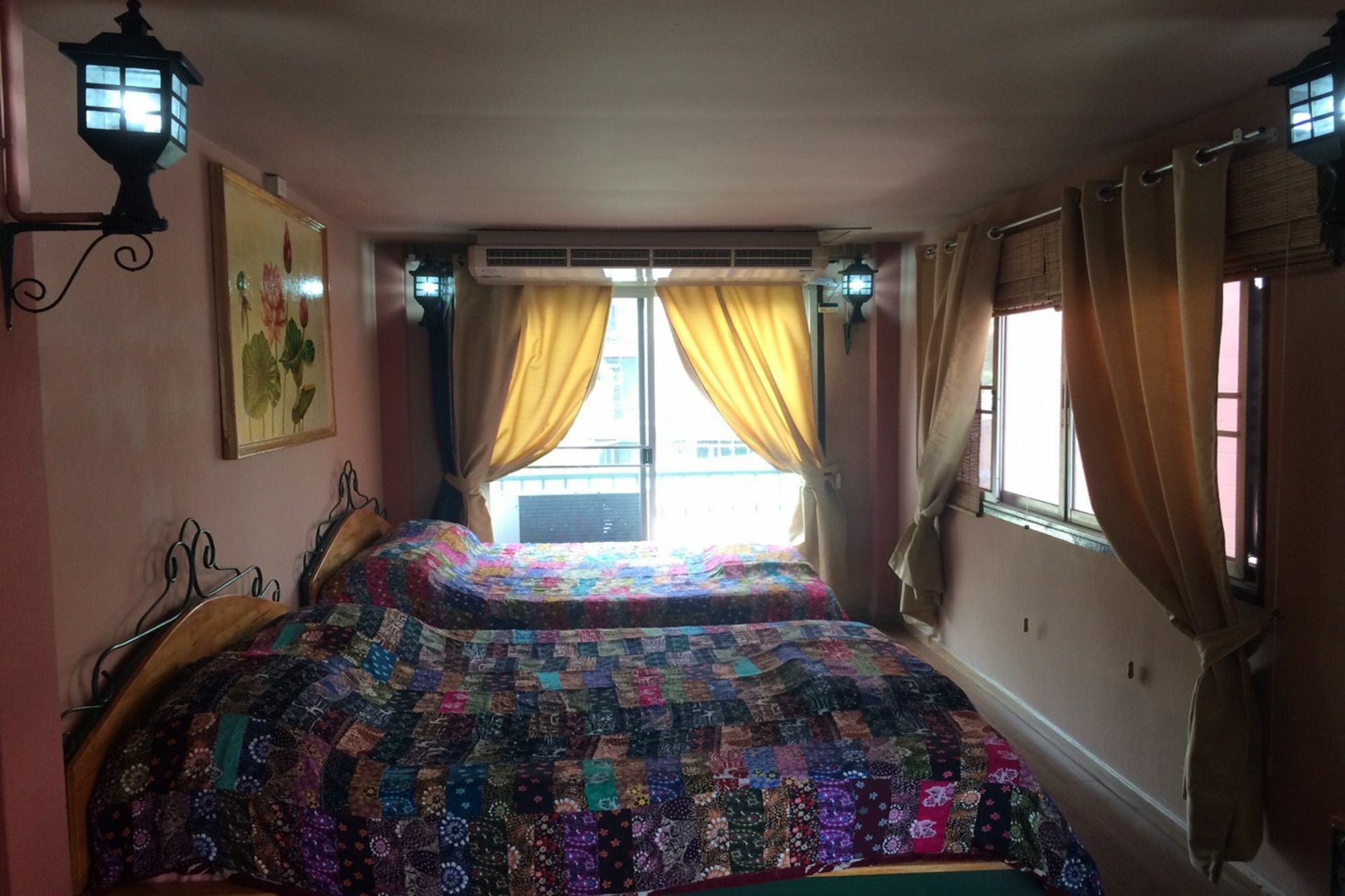 Baan Khun Mae Apartment Bangkok Luaran gambar