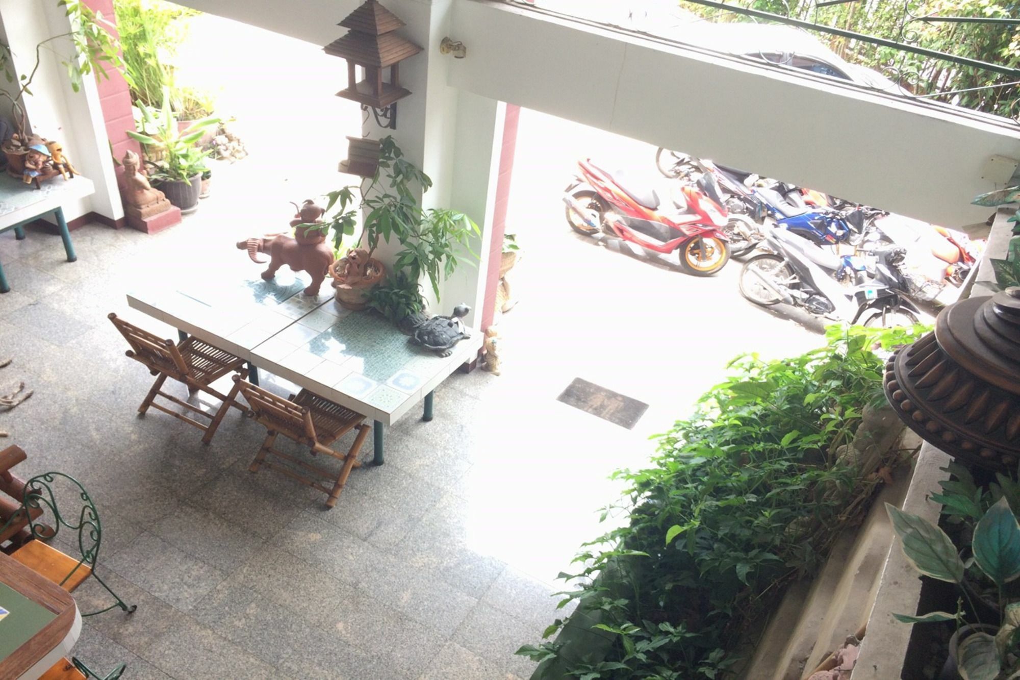 Baan Khun Mae Apartment Bangkok Luaran gambar