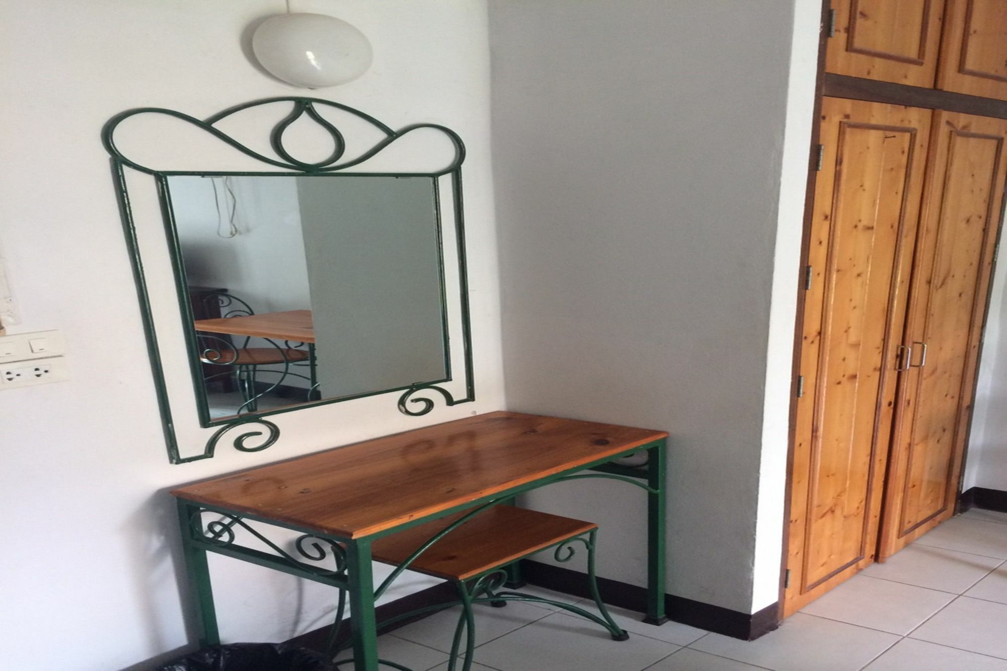 Baan Khun Mae Apartment Bangkok Luaran gambar