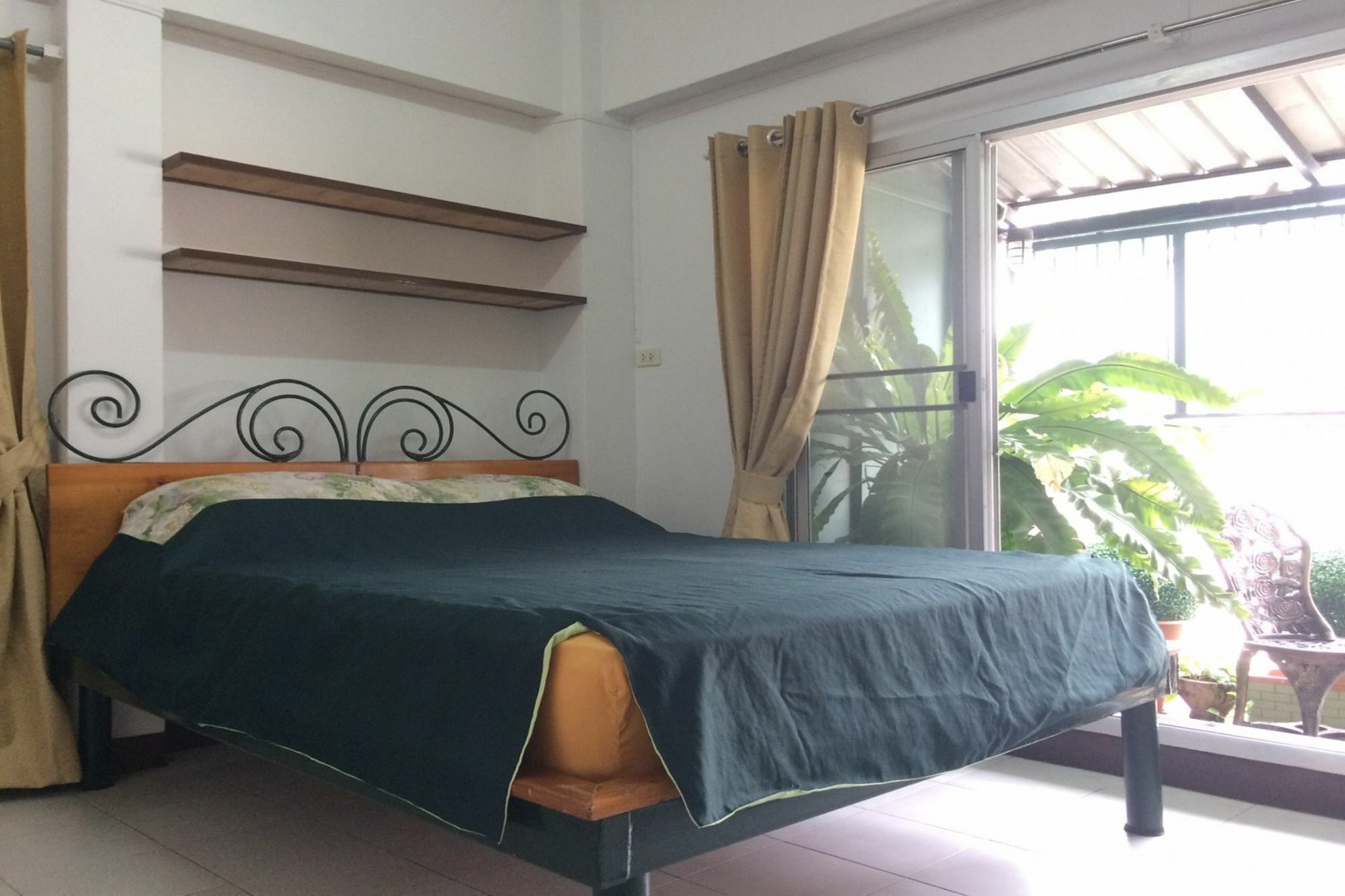Baan Khun Mae Apartment Bangkok Luaran gambar