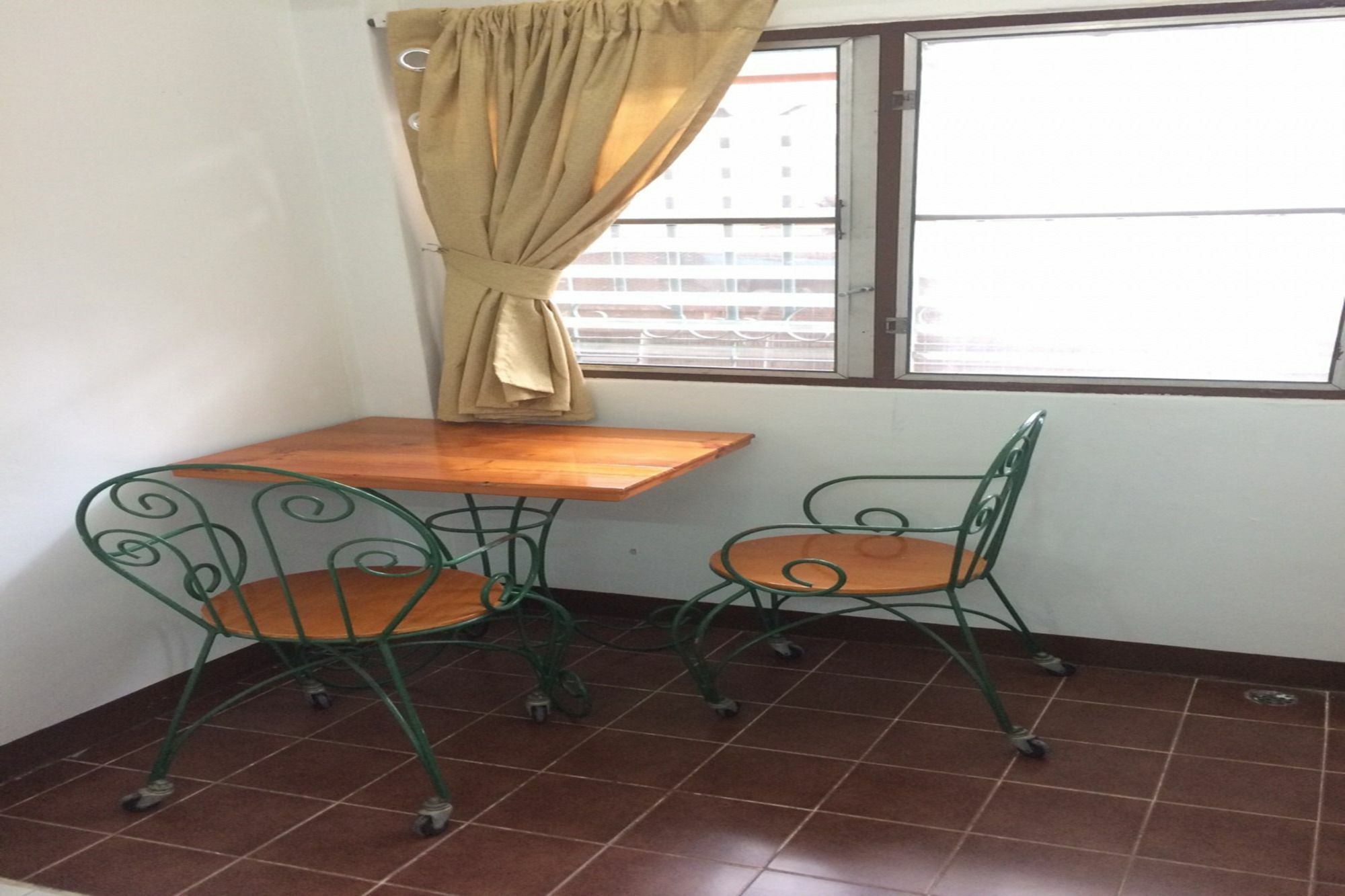 Baan Khun Mae Apartment Bangkok Luaran gambar