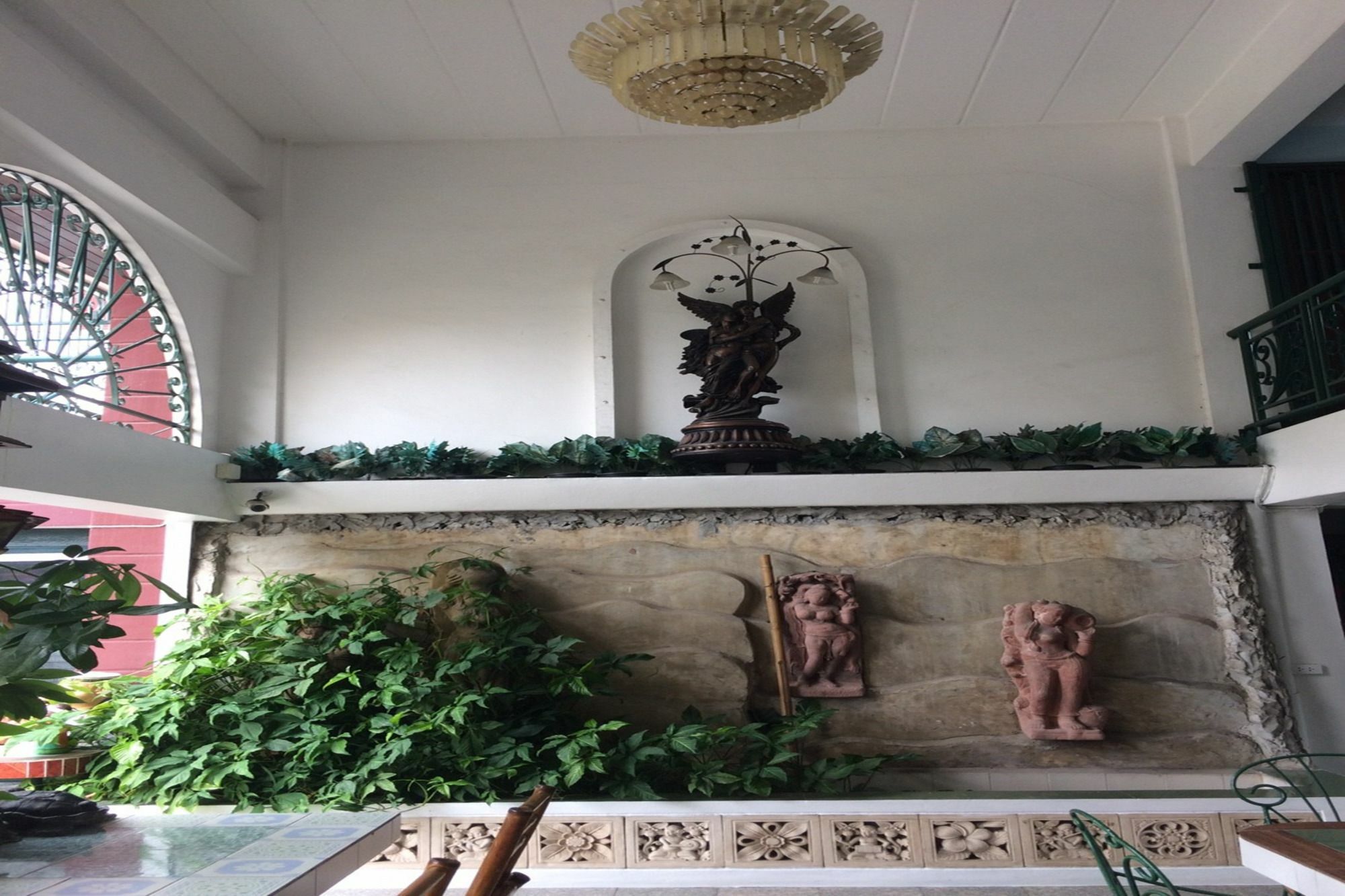 Baan Khun Mae Apartment Bangkok Luaran gambar